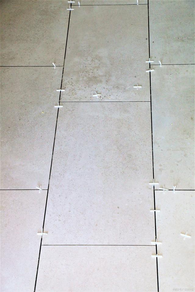 瓷砖空鼓了怎么处理视频(瓷砖空鼓了怎么处理视频教程)